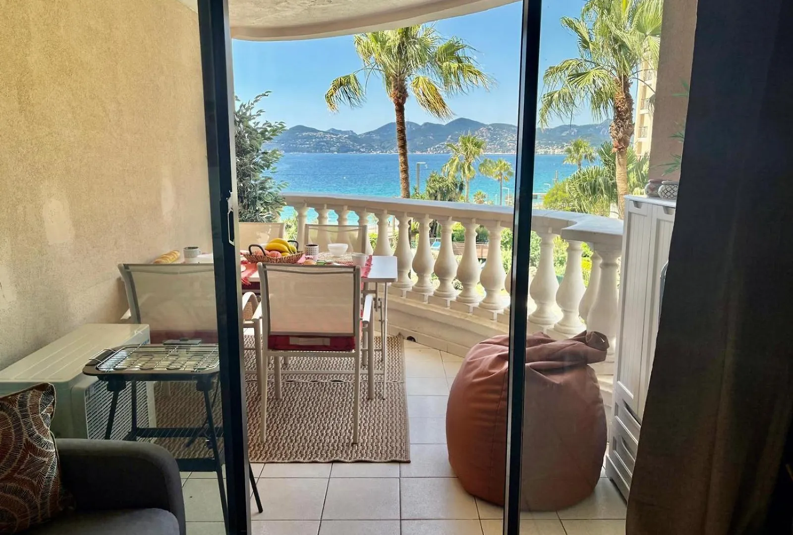 Palme D'Azur 409 Yourhosthelper カンヌ