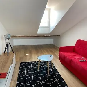 à 100 M De La Appartement