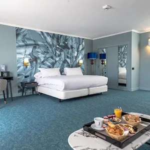 4* فندق بالاس****