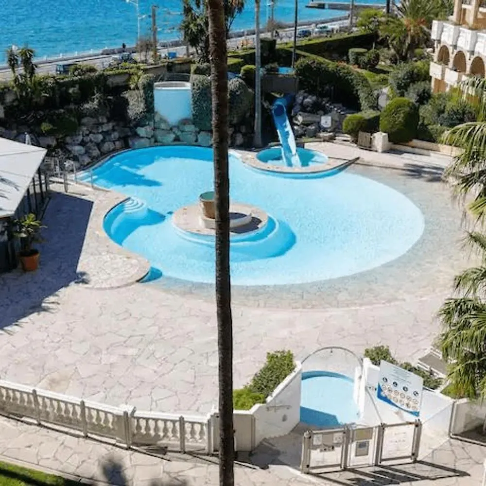 Palme D'Azur 409 Yourhosthelper Cannes