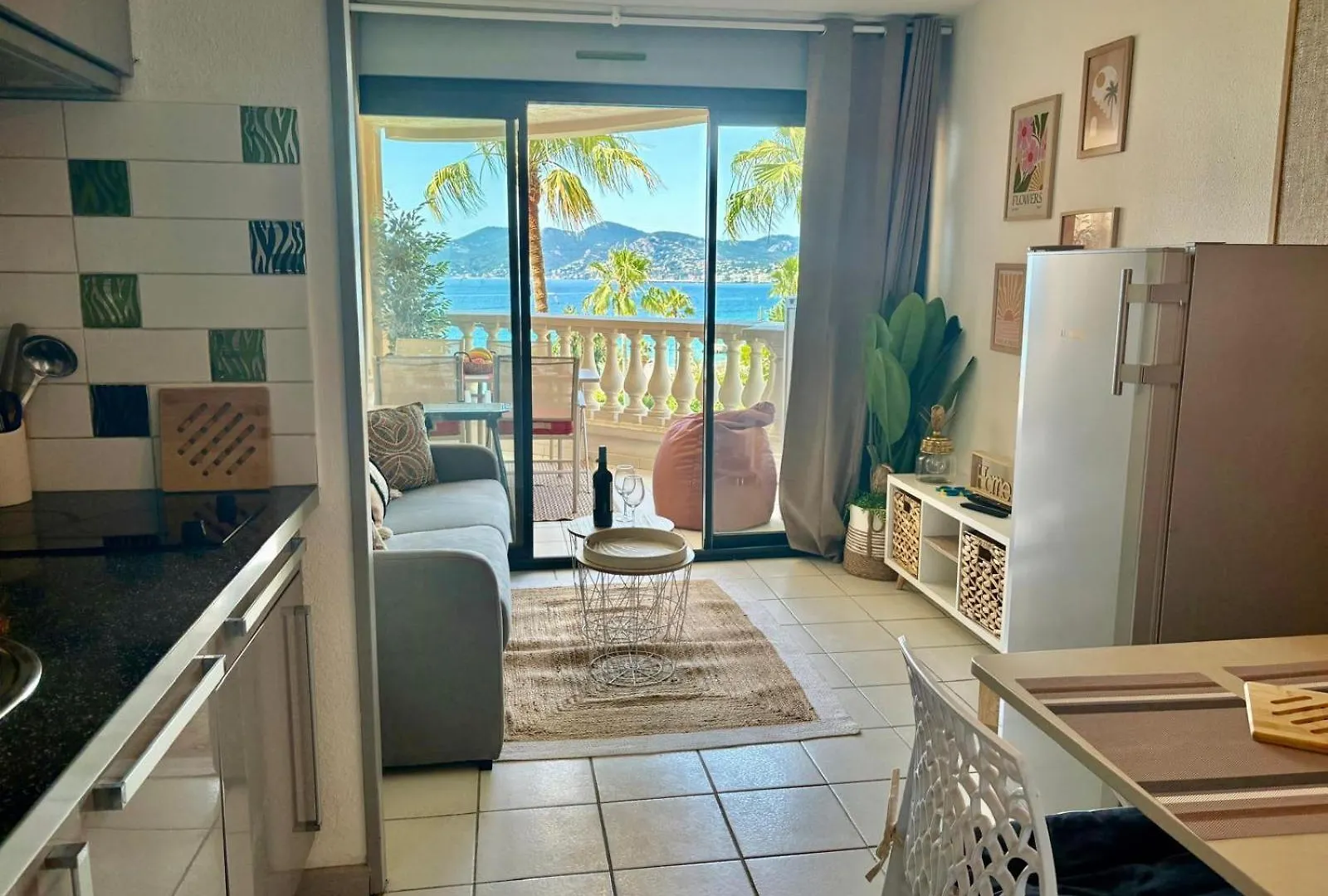 Palme D'Azur 409 Yourhosthelper Cannes 0*,